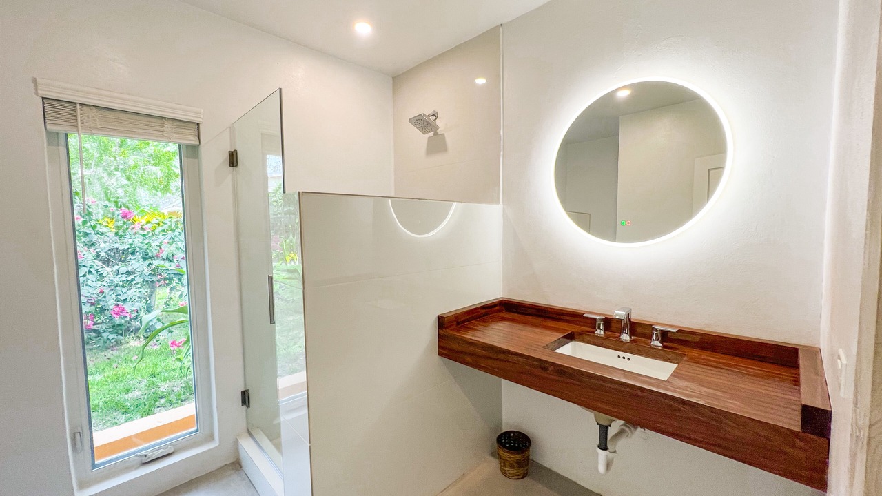 Photo of Bathroom in Dunmore Town