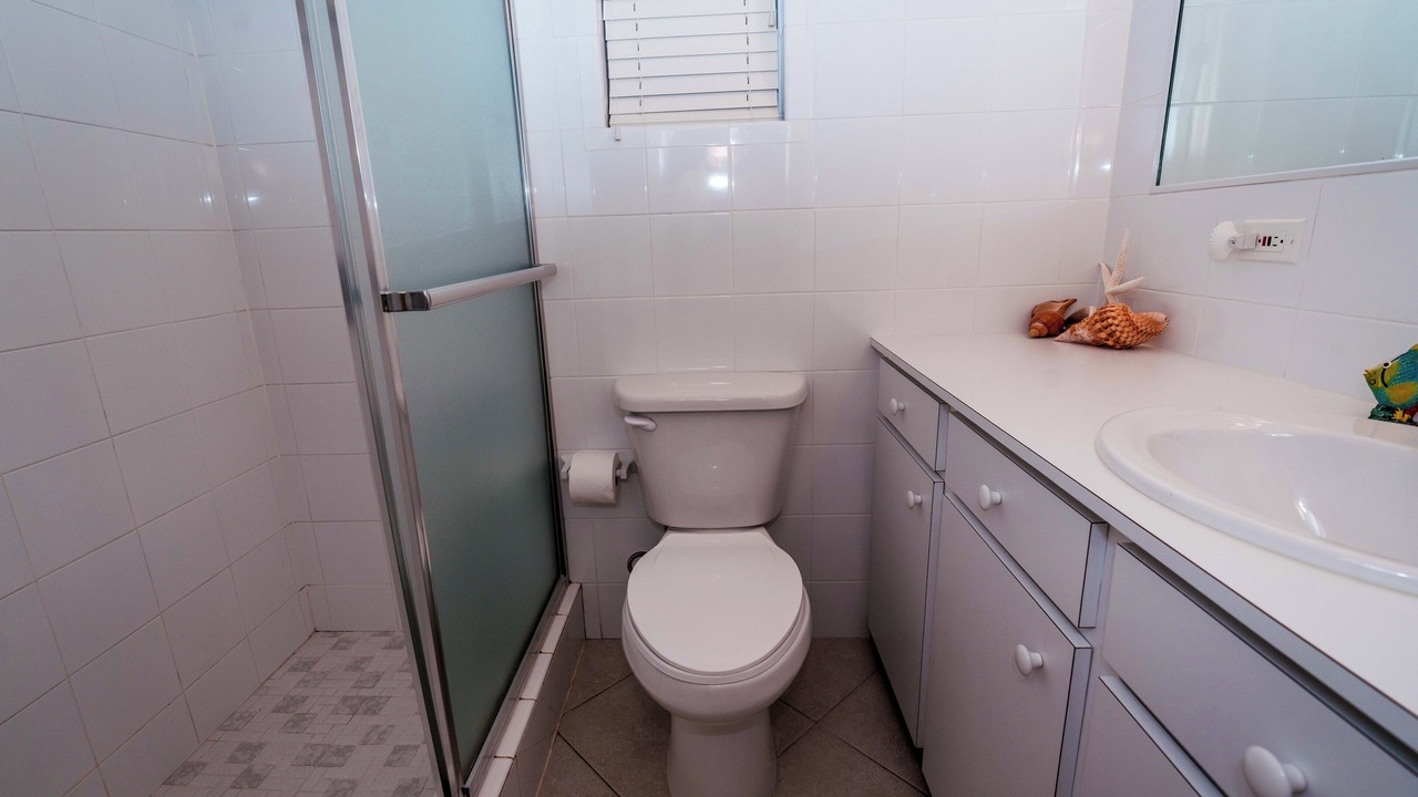 Photo of Bathroom in Spanish Wells
