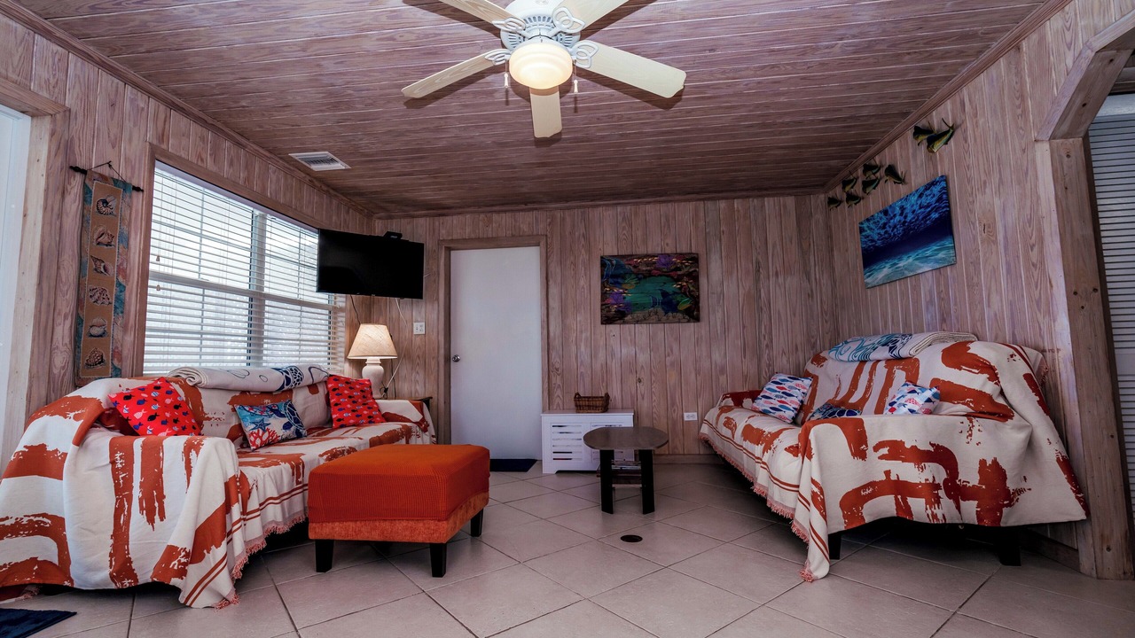 Photo of Livingroom in Spanish Wells