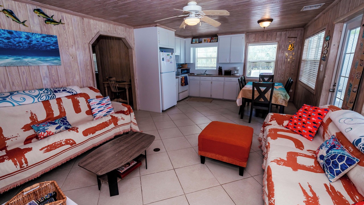 Photo of Livingroom in Spanish Wells
