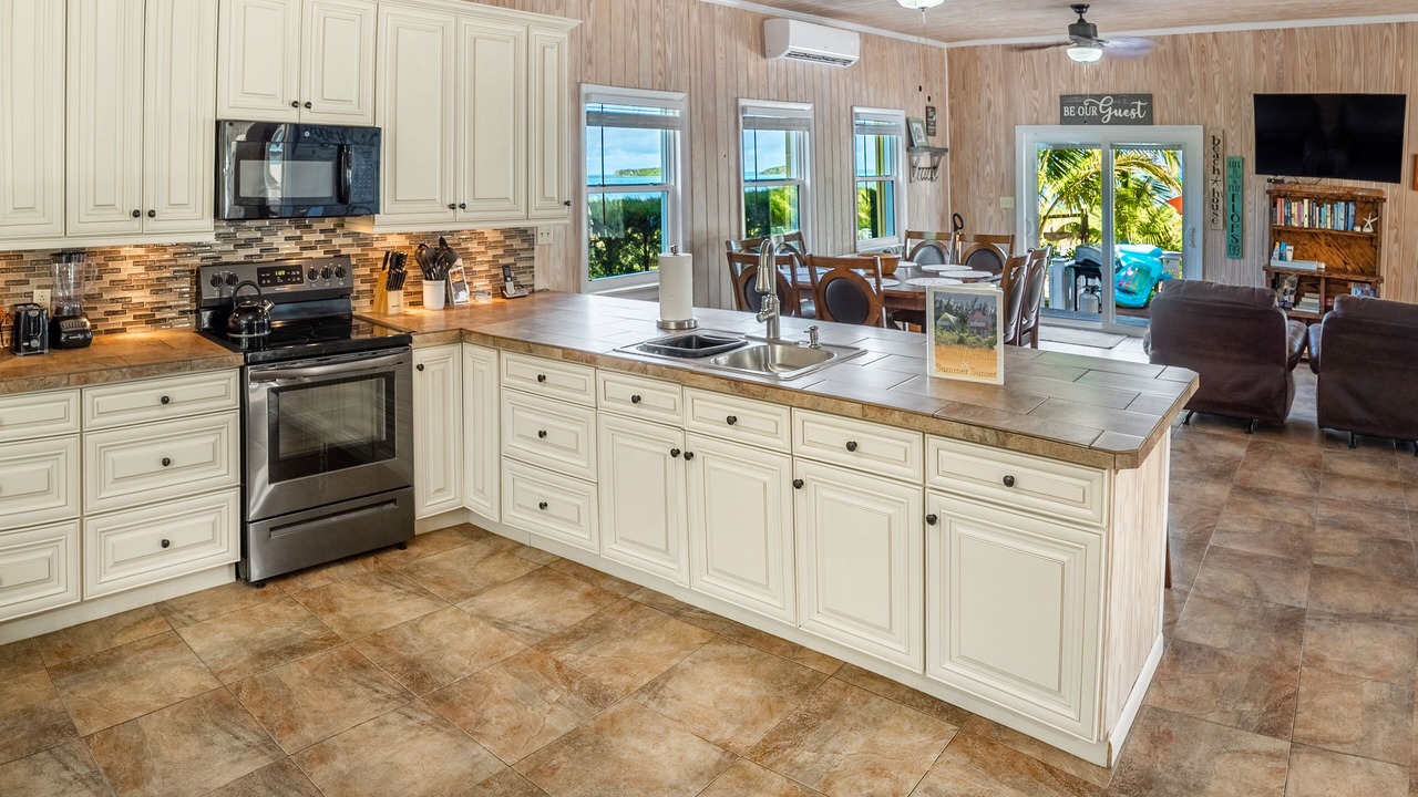 Photo of Kitchen in Spanish Wells