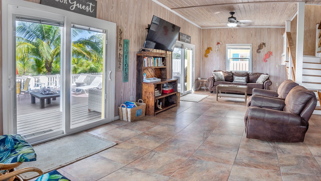 Photo of Livingroom in Spanish Wells