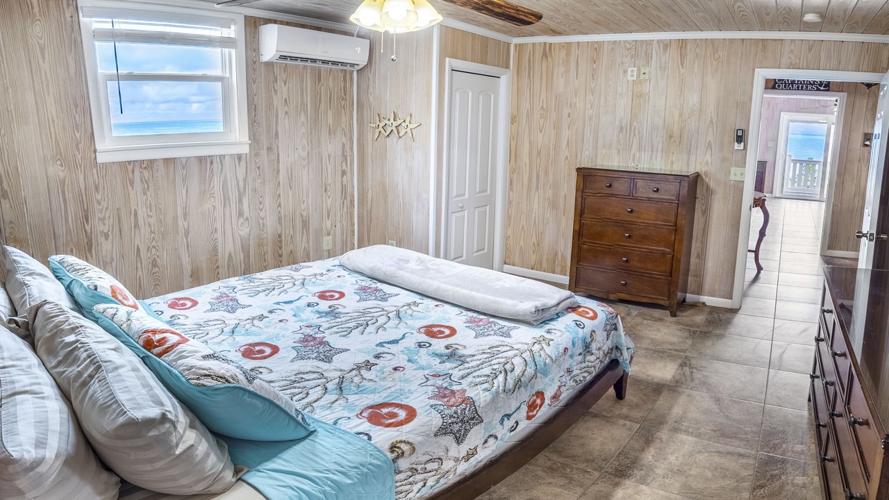 Photo of Bedroom in Spanish Wells