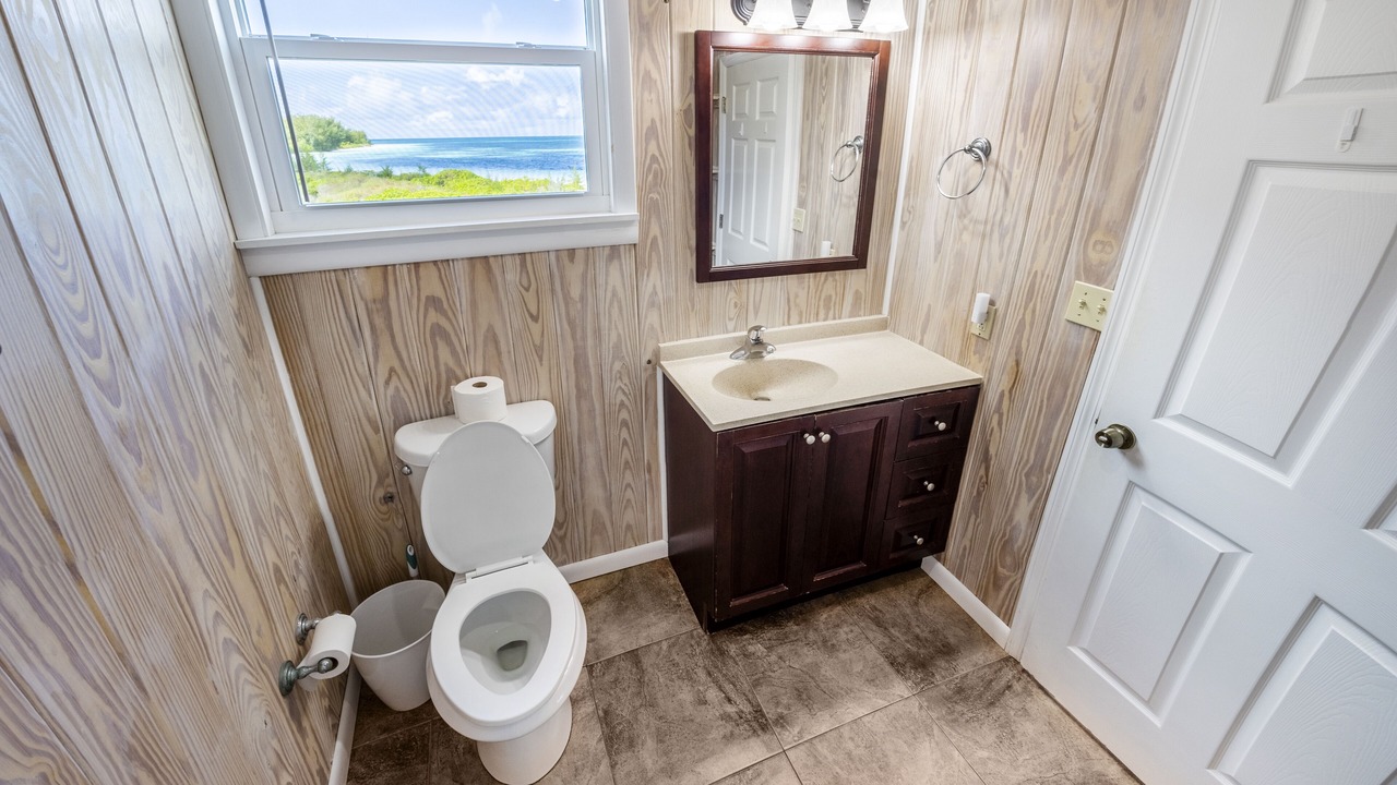 Photo of Bathroom in Spanish Wells
