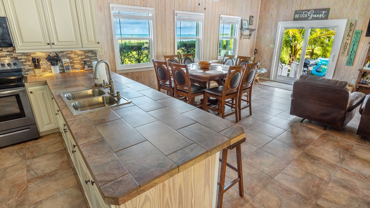 Photo of Kitchen in Spanish Wells