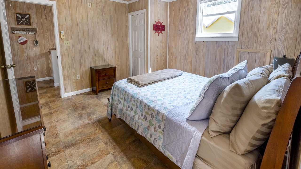 Photo of Bedroom in Spanish Wells