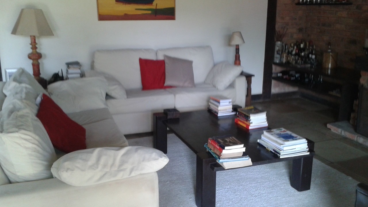 Photo of Livingroom in Praia Rasa