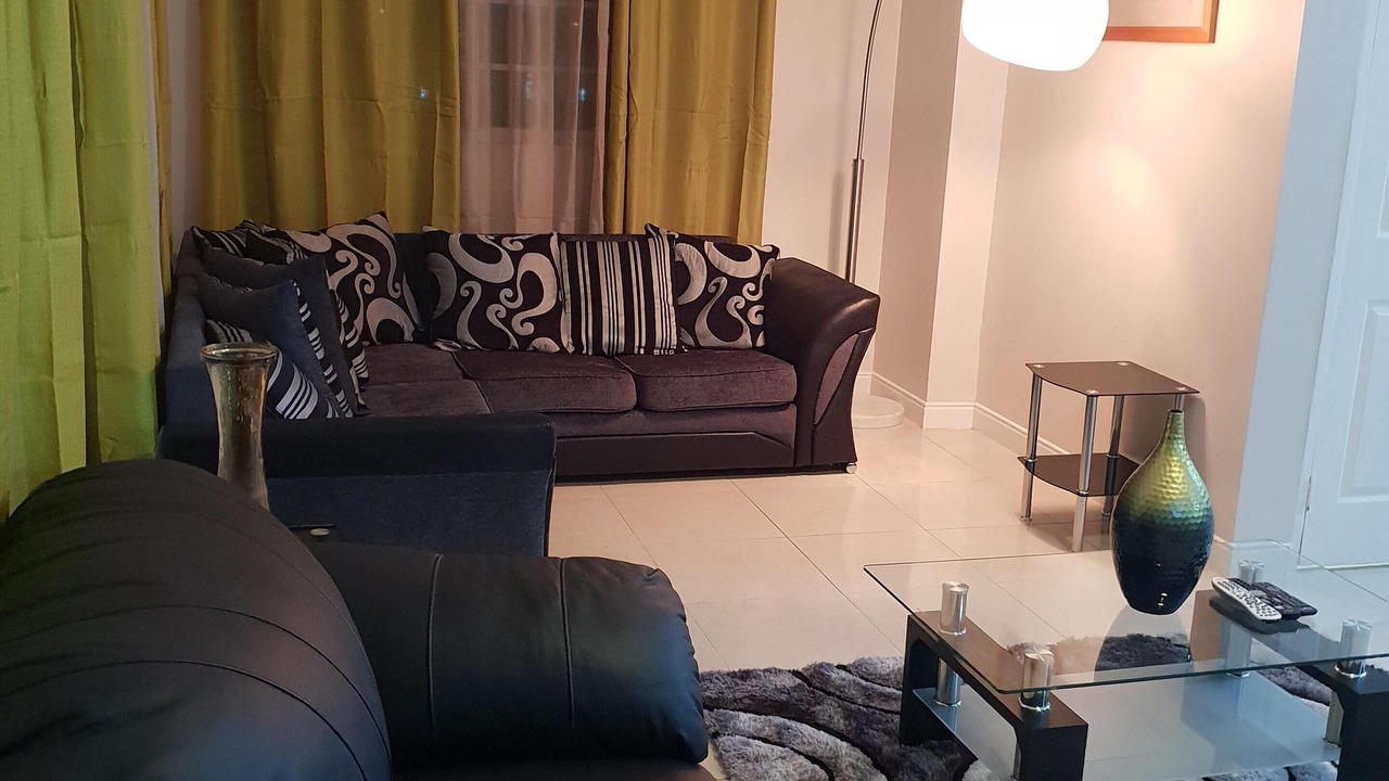 Photo of Livingroom in Eden Gardens