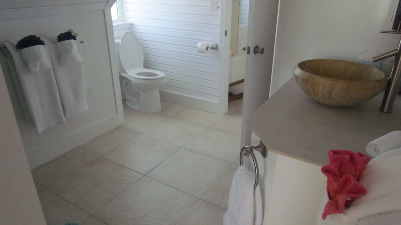 Photo of Bathroom in Staniel Cay