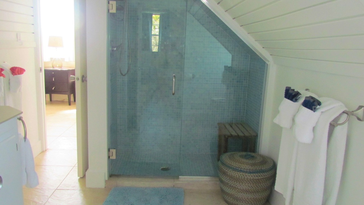 Photo of Bathroom in Staniel Cay