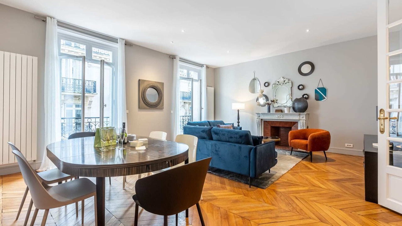 Photo of Livingroom in Champs-Elysees