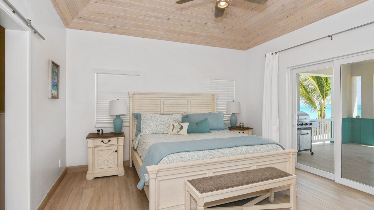 Photo of Bedroom in Tar Bay