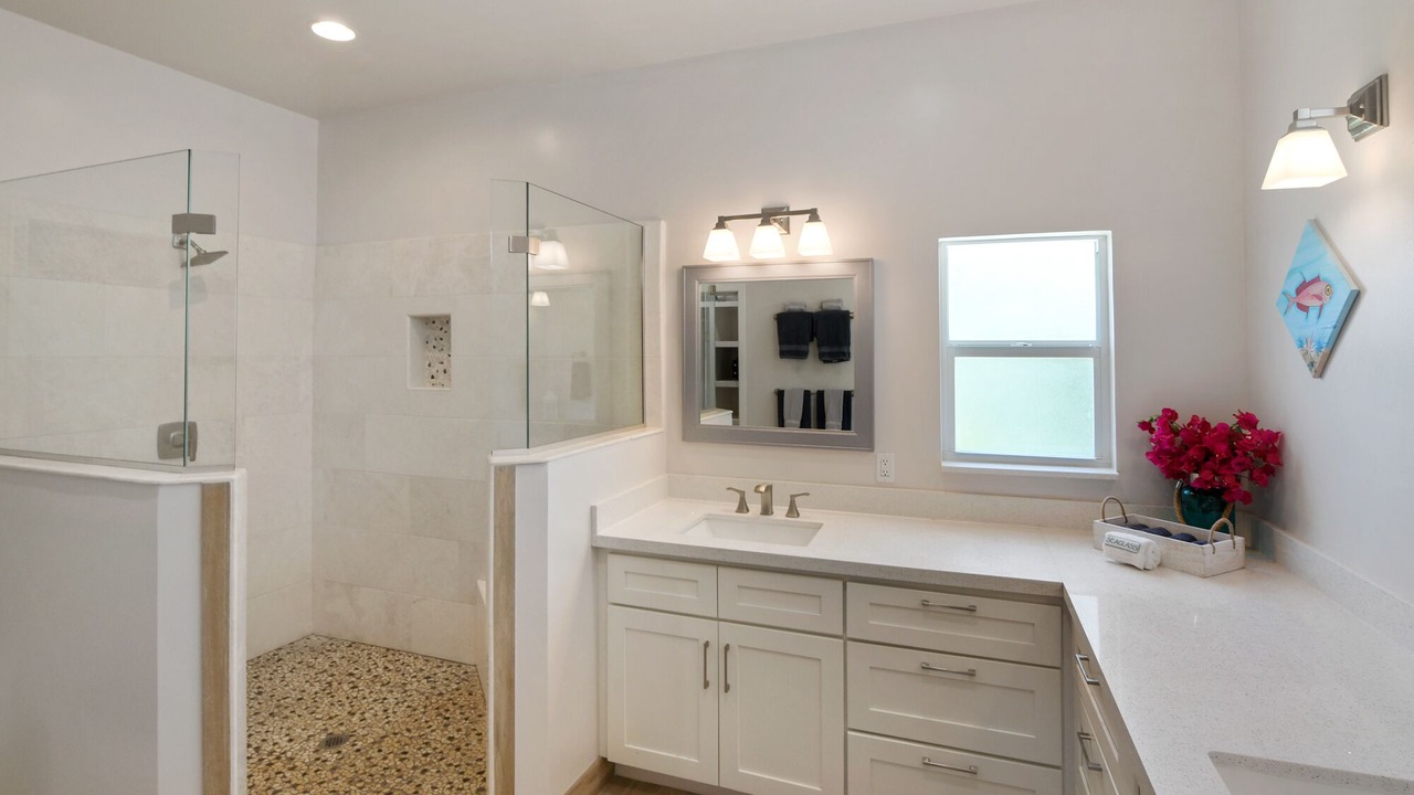 Photo of Bathroom in Tar Bay