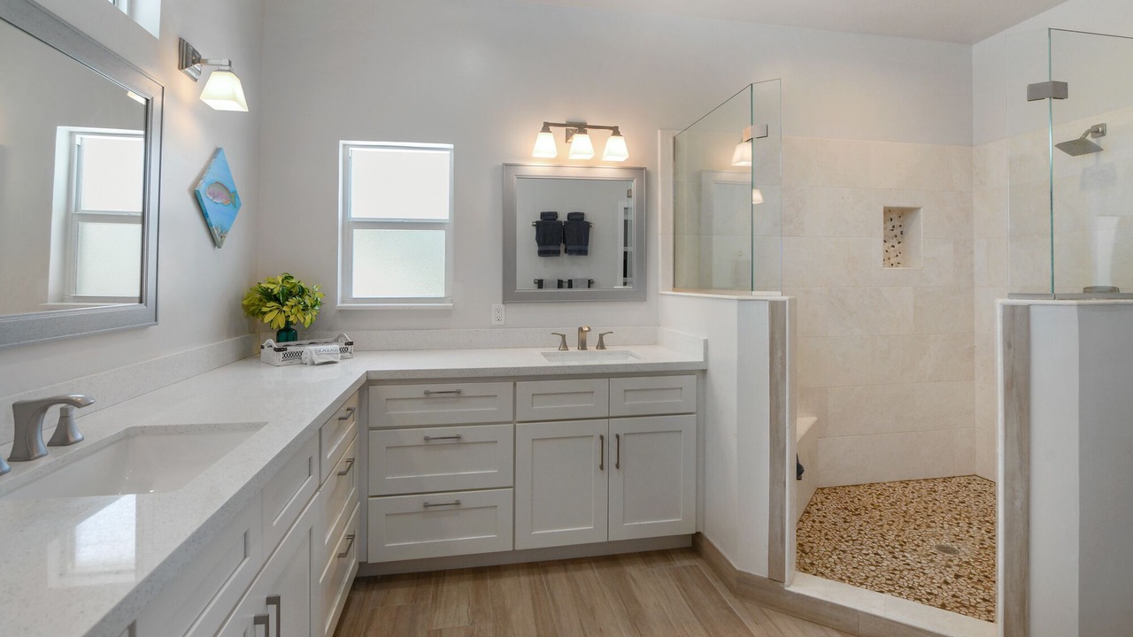 Photo of Bathroom in Tar Bay