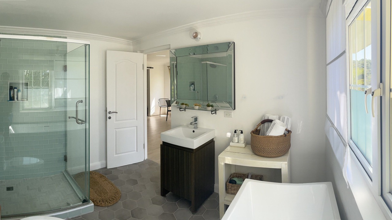 Photo of Bathroom in Orange Bay
