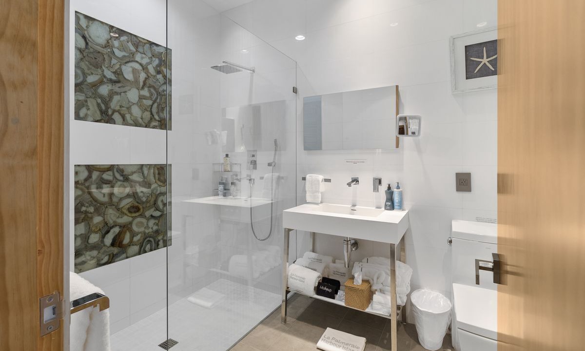 Photo of Bathroom in Dunmore Town