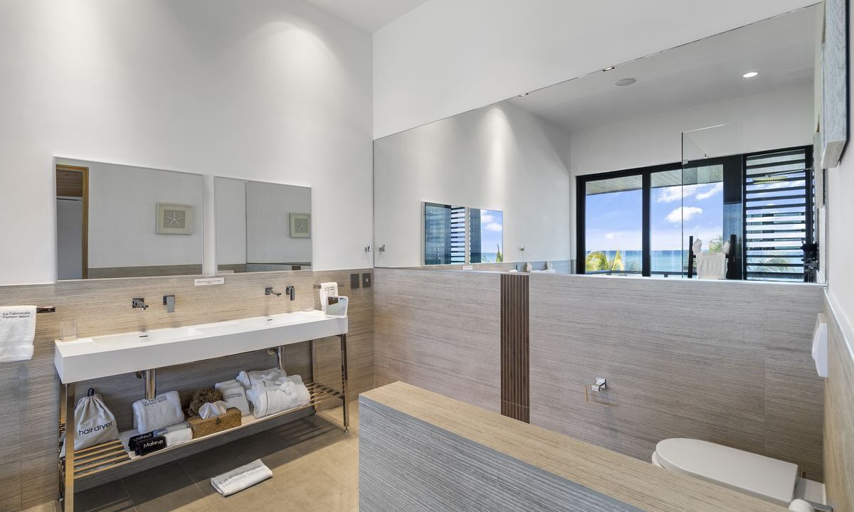 Photo of Bathroom in Dunmore Town