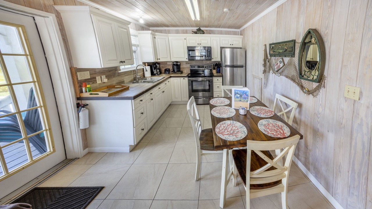Photo of Kitchen in Spanish Wells