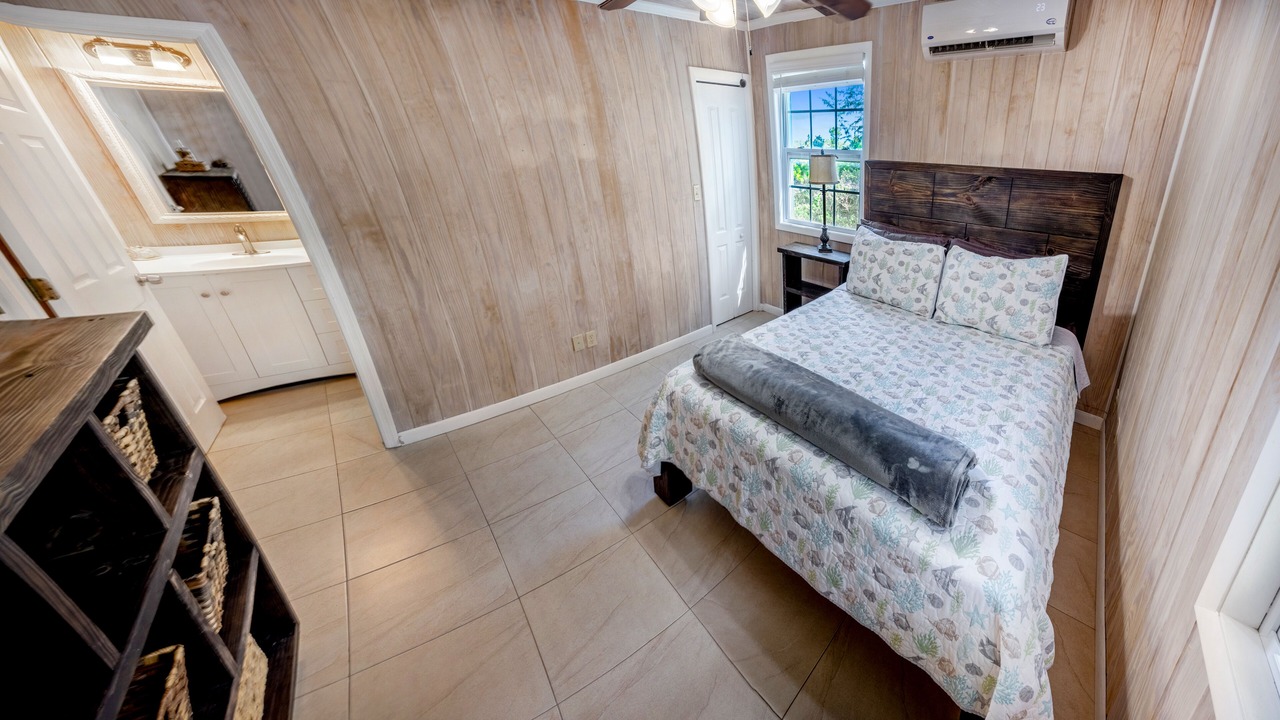 Photo of Bedroom in Spanish Wells
