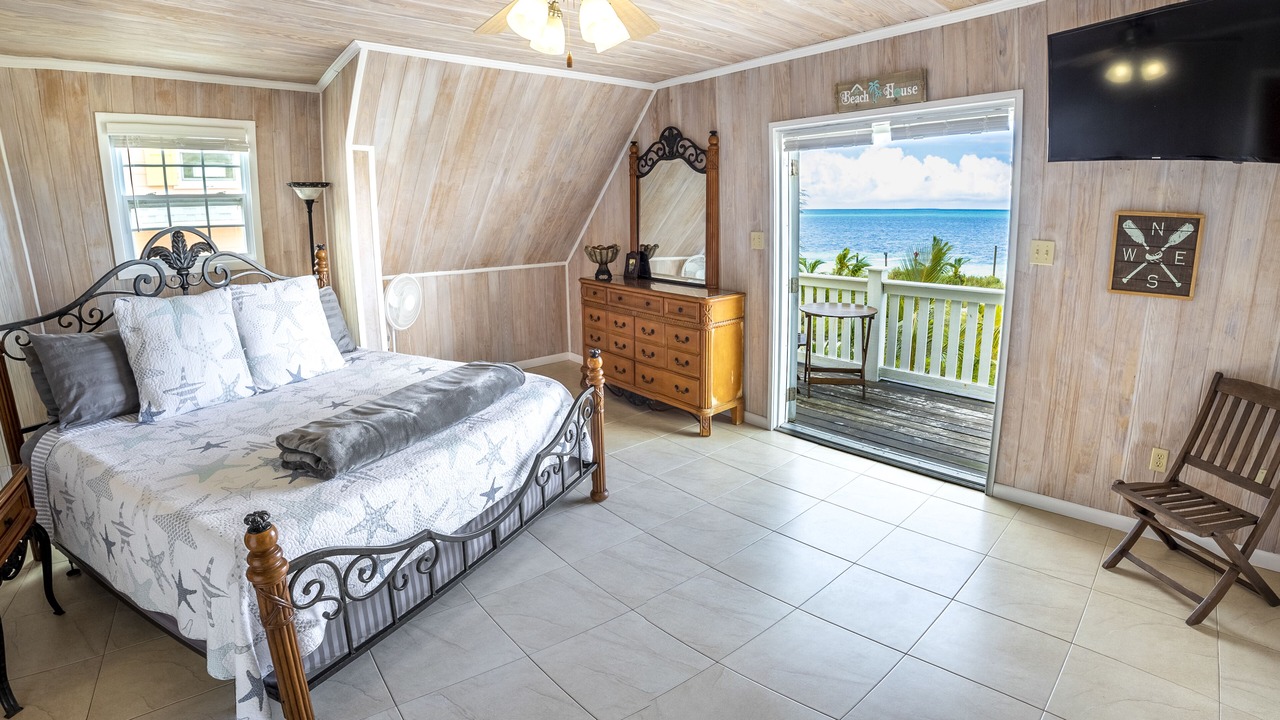 Photo of Bedroom in Spanish Wells