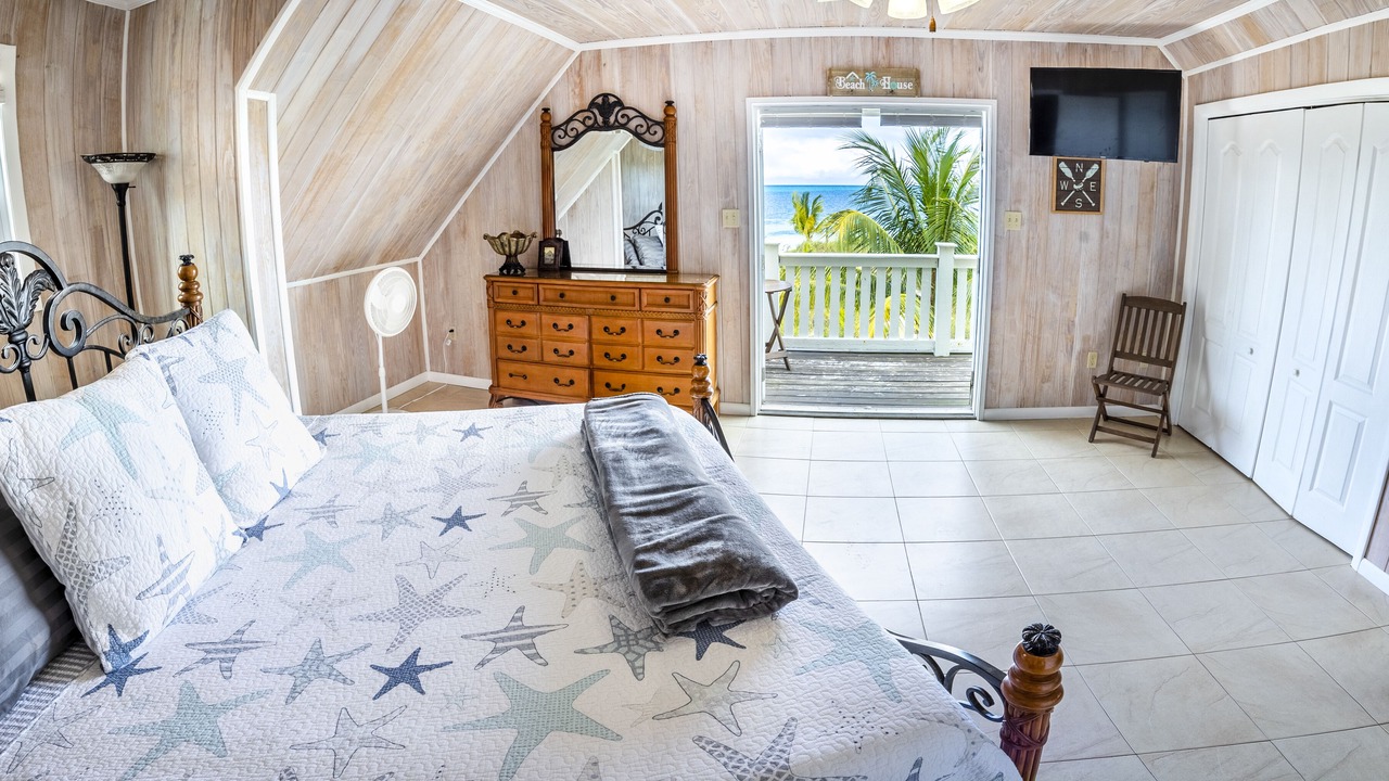 Photo of Bedroom in Spanish Wells