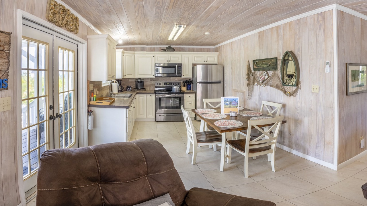 Photo of Kitchen in Spanish Wells