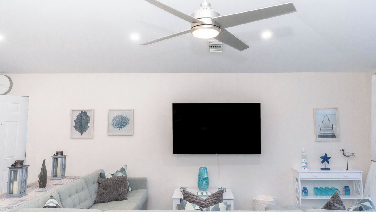 Photo of Livingroom in Treasure Cay