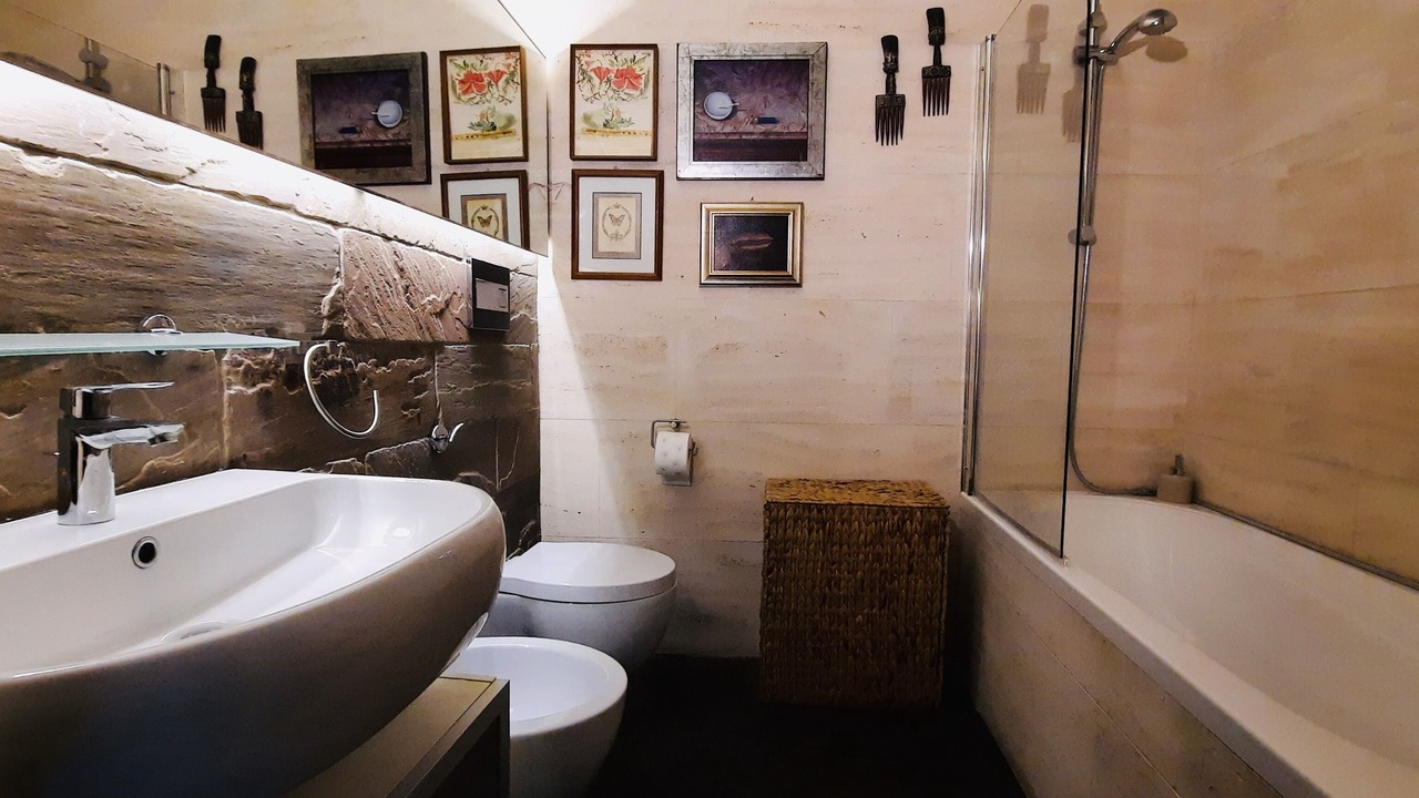 Photo of Bathroom in Ovest