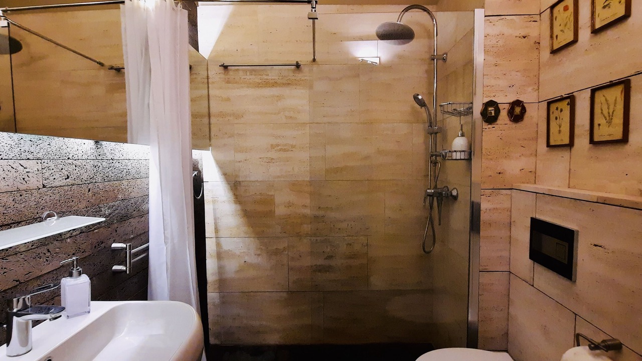 Photo of Bathroom in Ovest