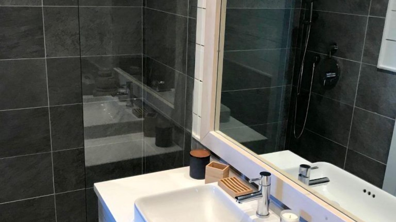 Photo of Bathroom in Tar Bay