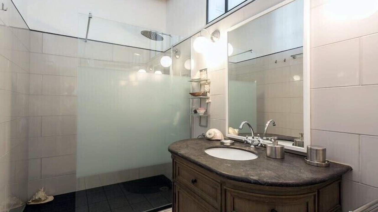 Photo of Bathroom in 4th Arrondissement