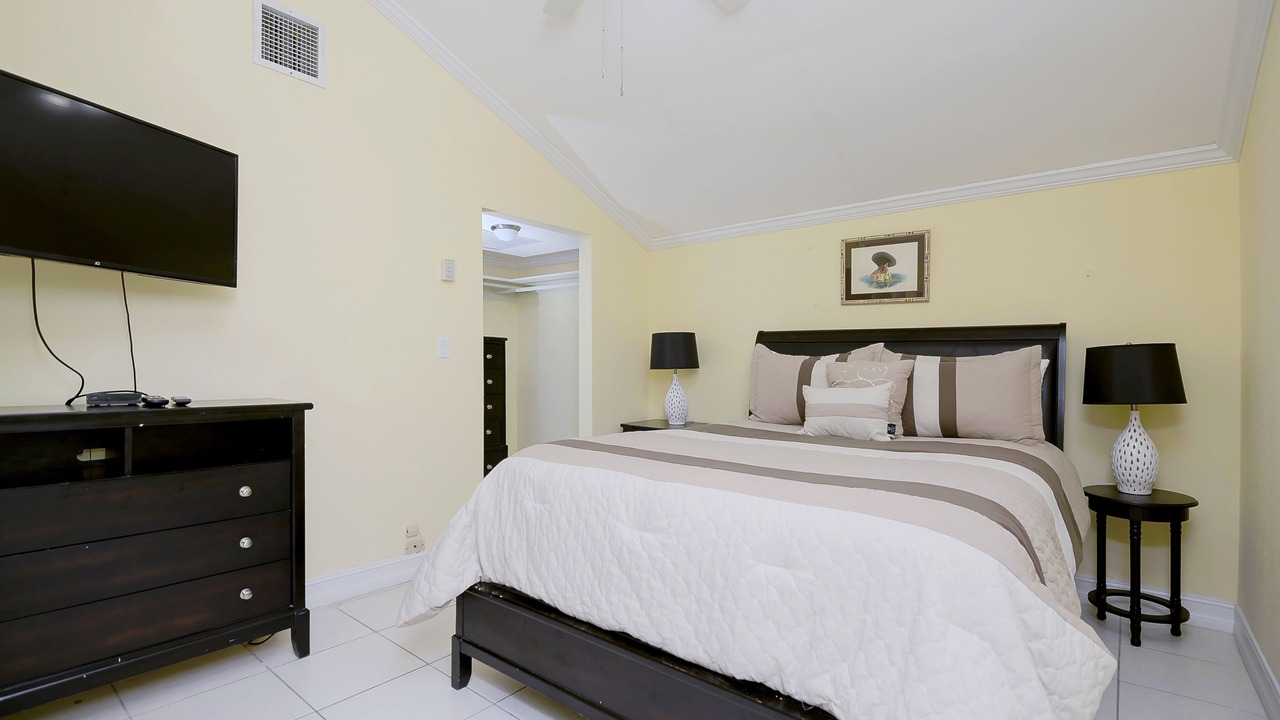 Photo of Bedroom in Paradise Island