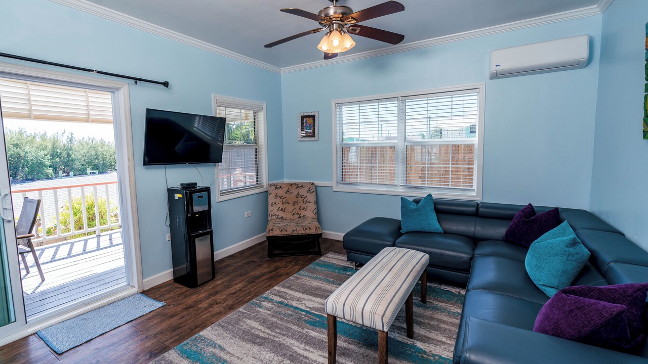 Photo of Livingroom in Spanish Wells