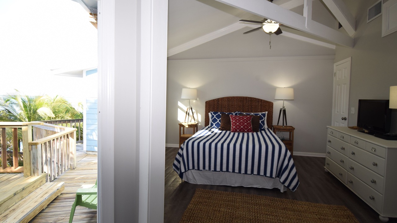 Photo of Bedroom in Green Turtle Cay