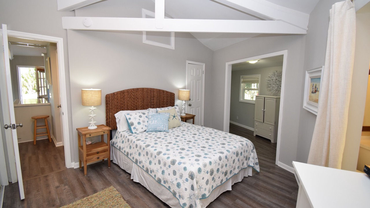 Photo of Bedroom in Green Turtle Cay