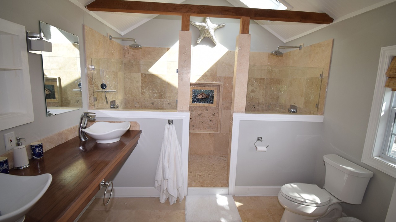 Photo of Bathroom in Green Turtle Cay