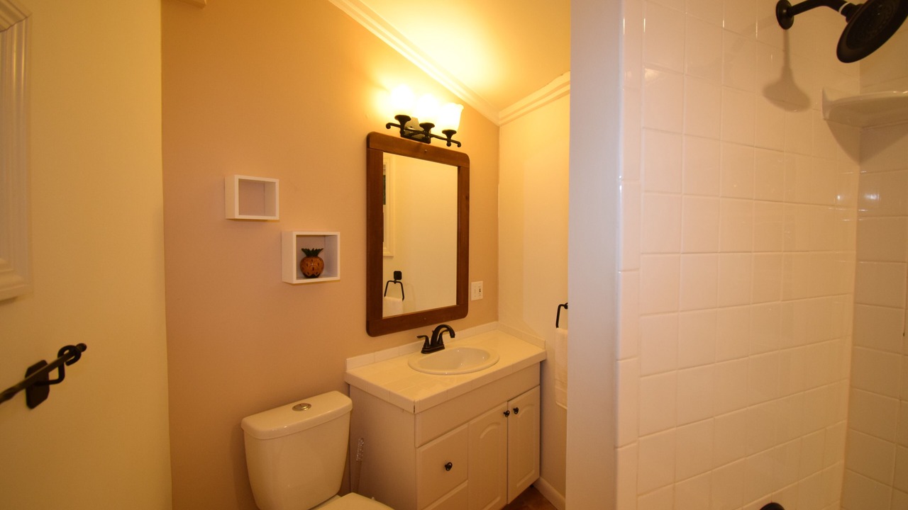 Photo of Bathroom in Green Turtle Cay