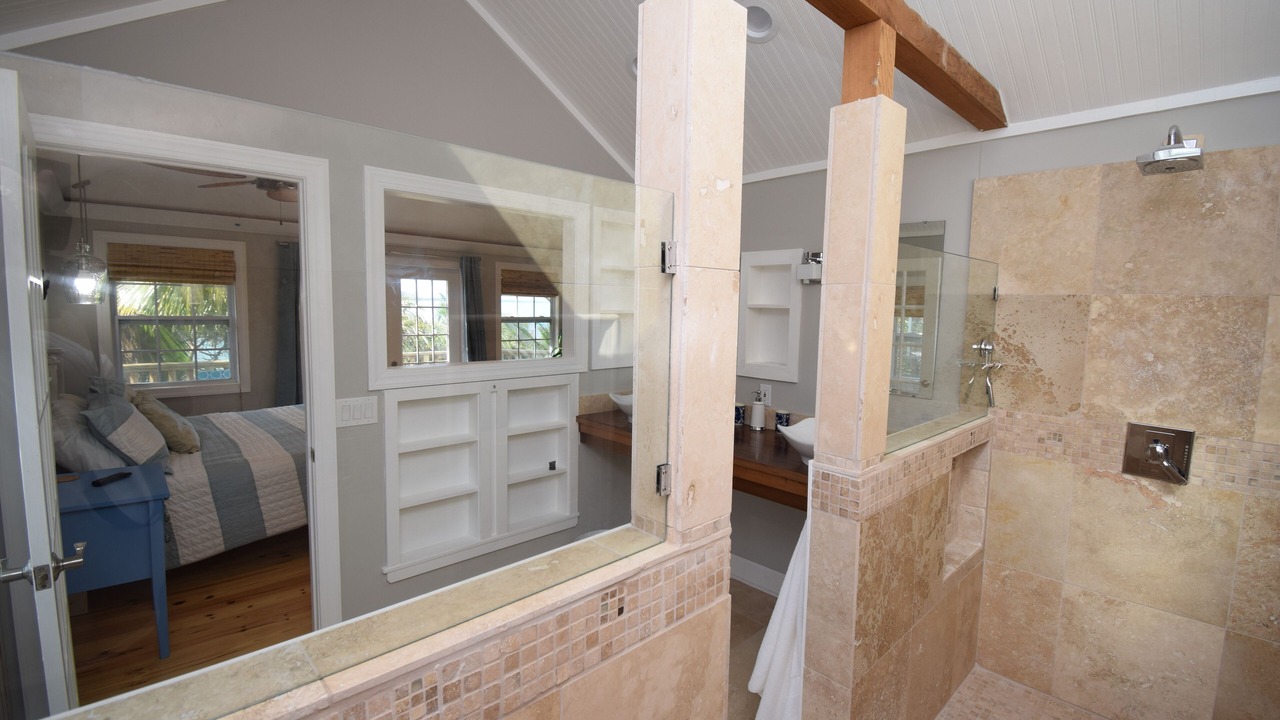 Photo of Bathroom in Green Turtle Cay
