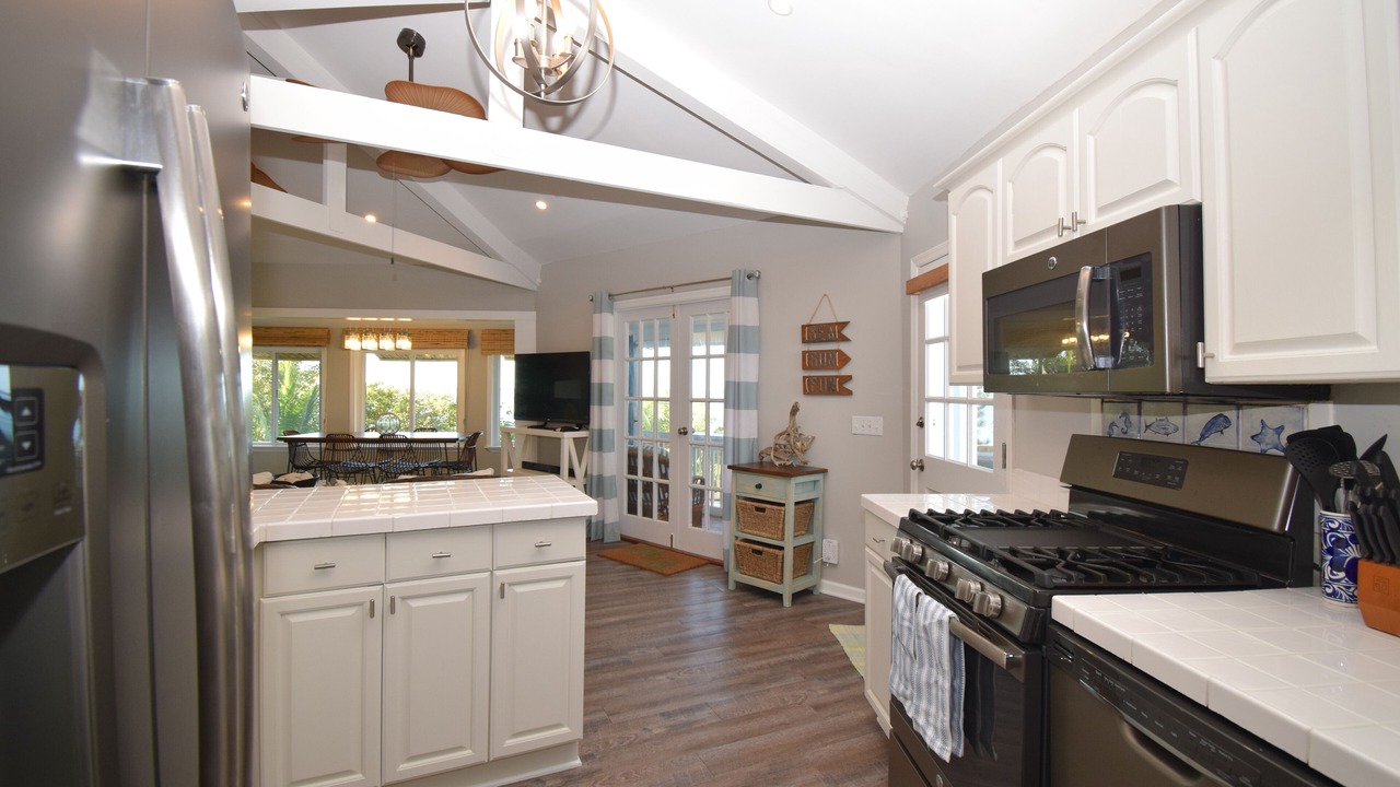 Photo of Kitchen in Green Turtle Cay