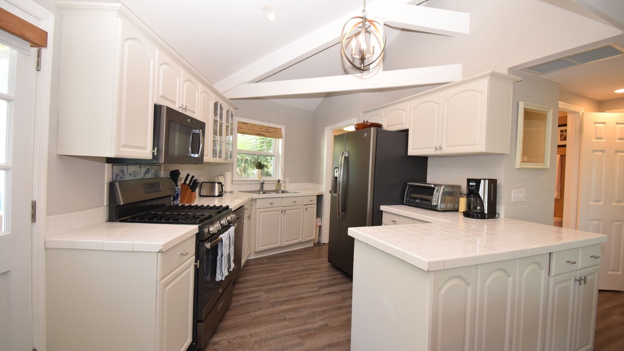 Photo of Kitchen in Green Turtle Cay