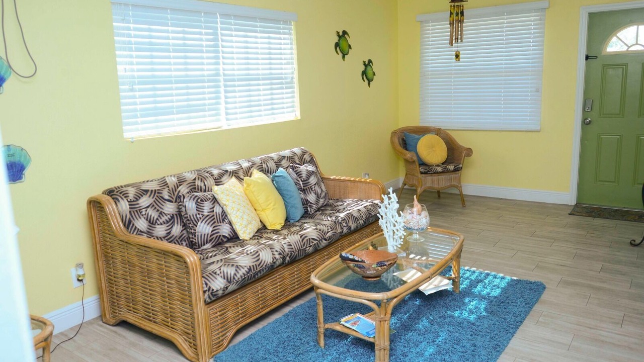 Photo of Livingroom in Bahamas Terrace