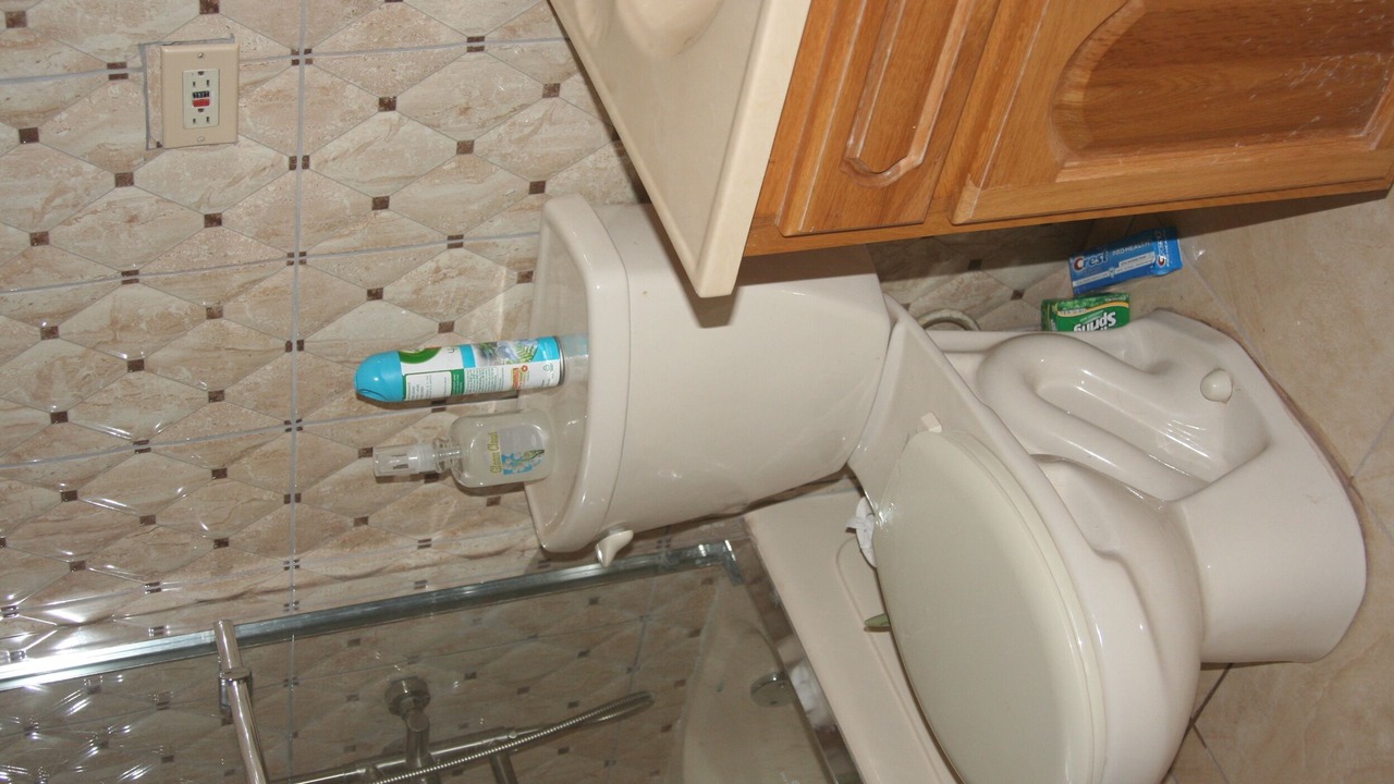 Photo of Bathroom in Salt Gut
