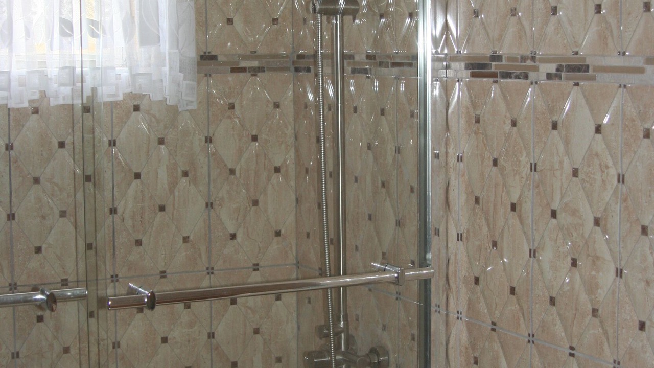 Photo of Bathroom in Salt Gut
