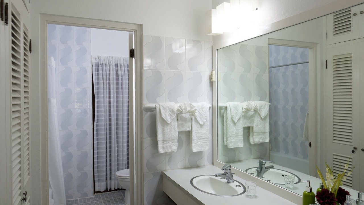 Photo of Bathroom in Runaway Bay
