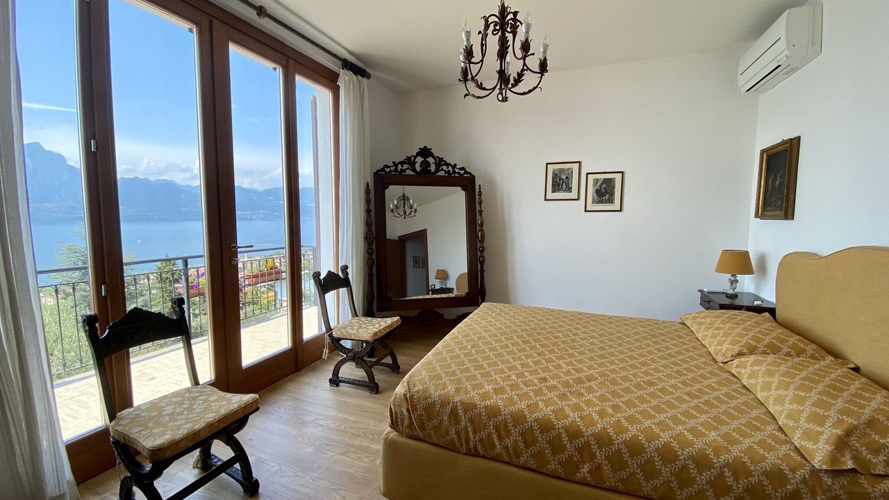 Photo of Bedroom in Torri del Benaco