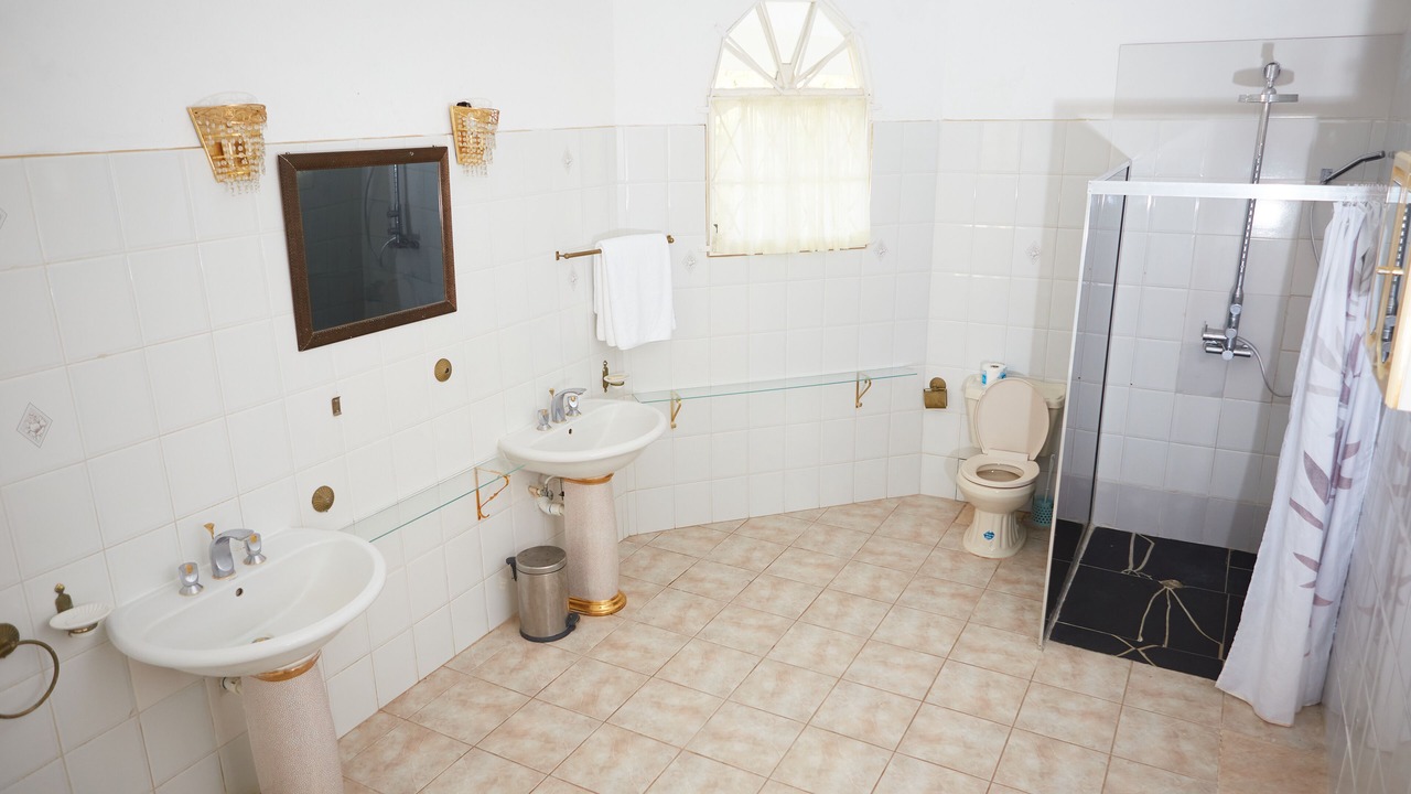 Photo of Bathroom in Runaway Bay