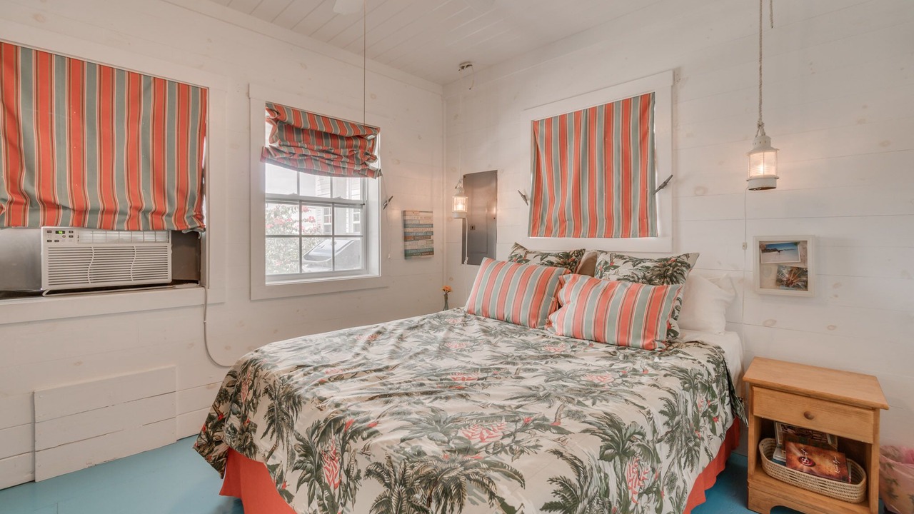 Photo of Bedroom in Spanish Wells