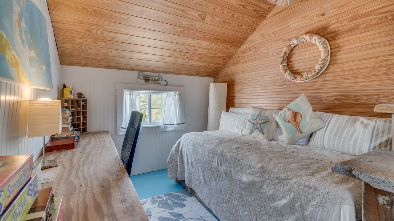 Photo of Bedroom in Spanish Wells
