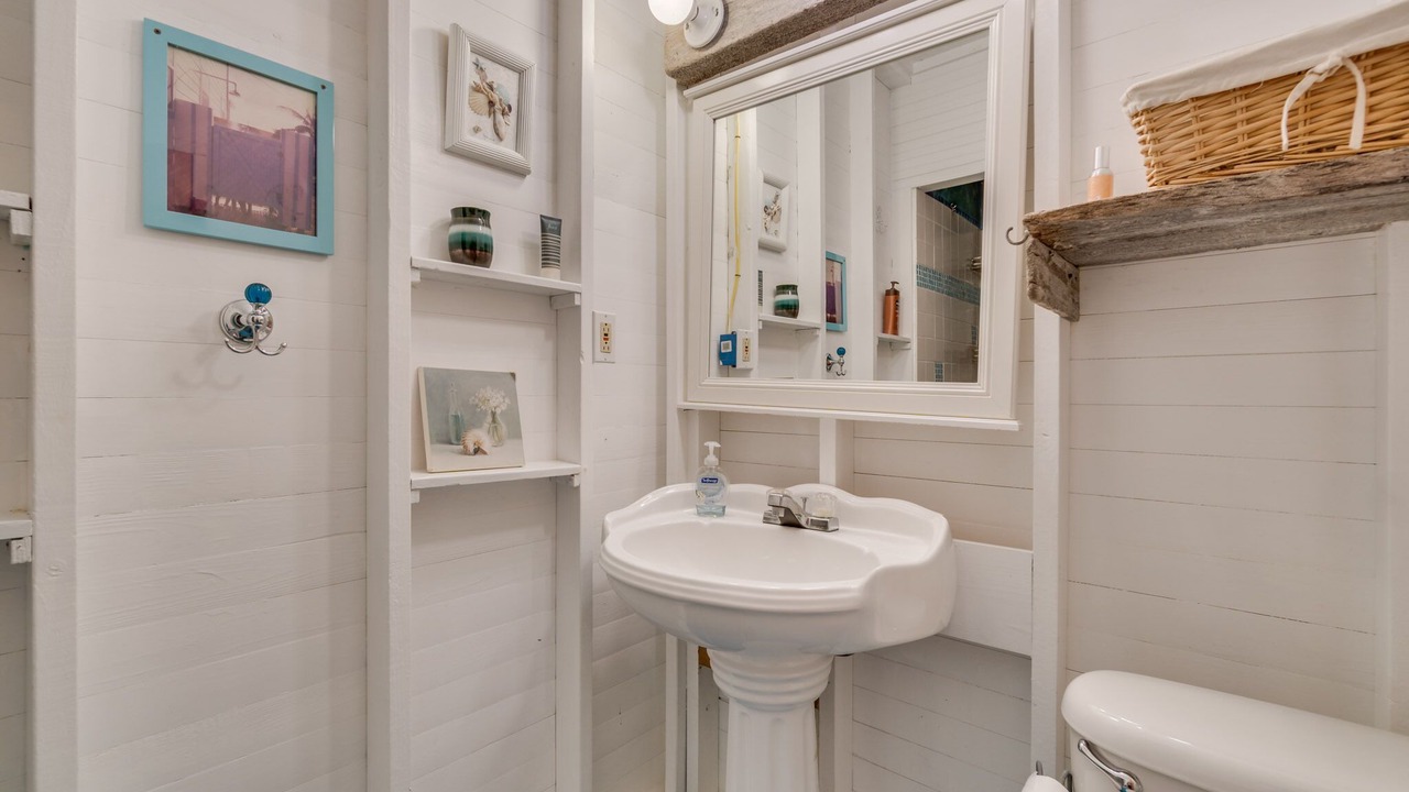 Photo of Bathroom in Spanish Wells