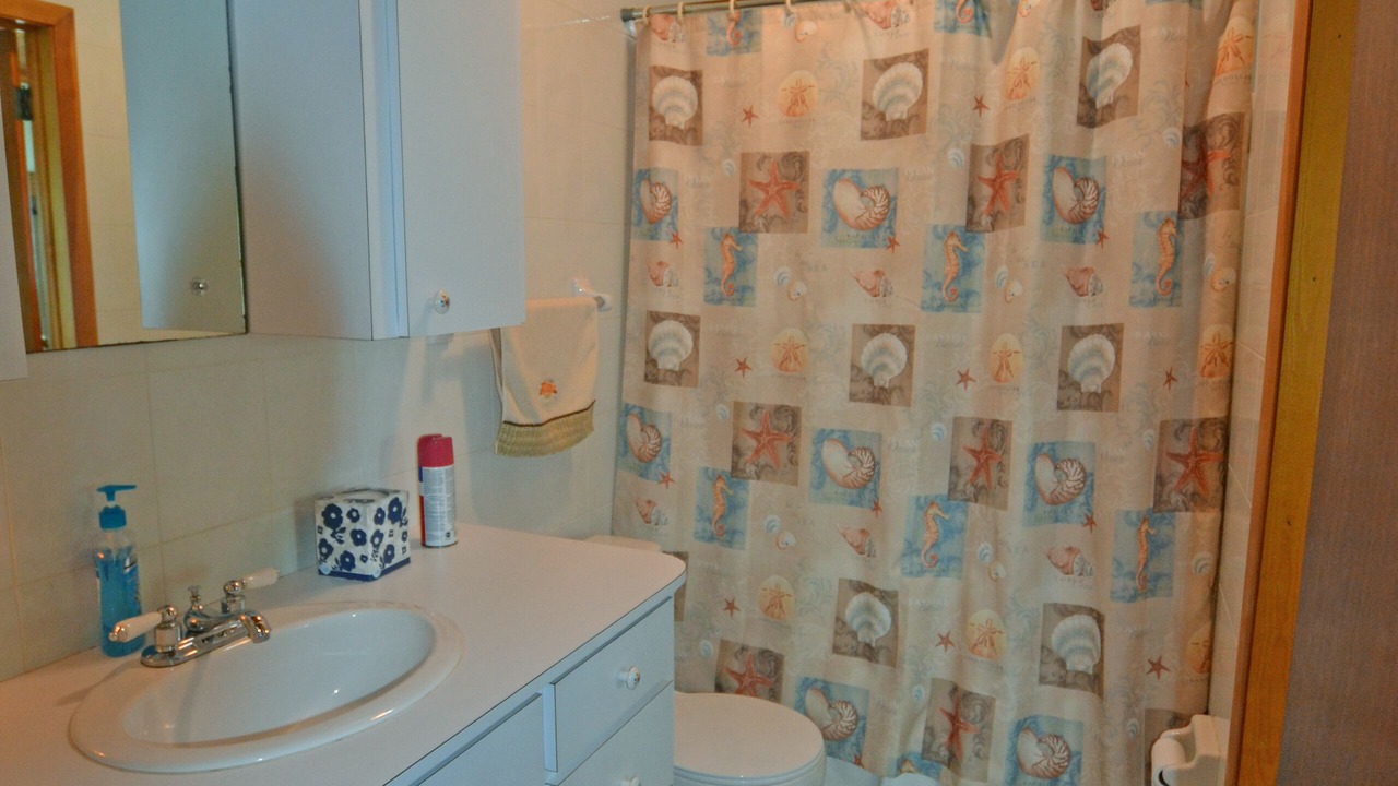 Photo of Bathroom in Spanish Wells